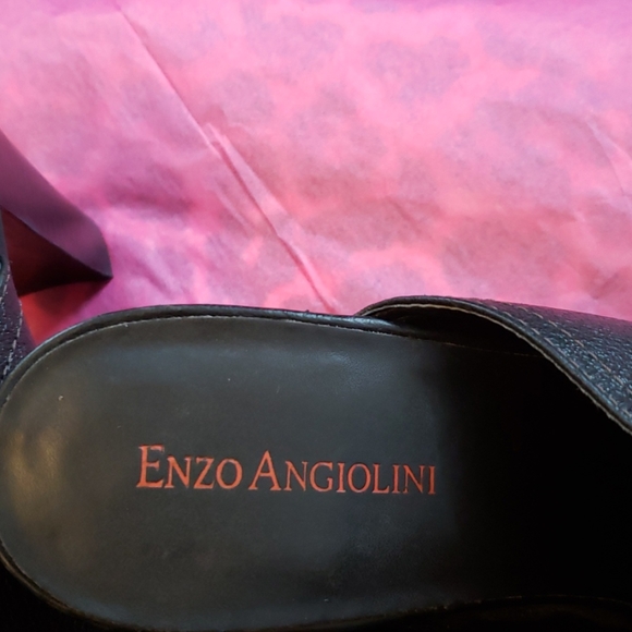 Shoe - Picture 5 of 5